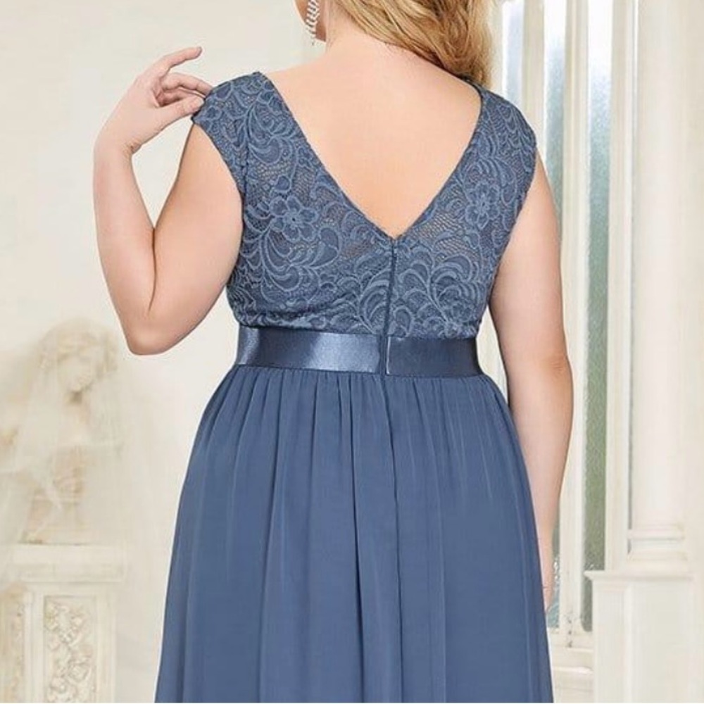 Elegant Blue Maxi Dress - Picture 4 of 4